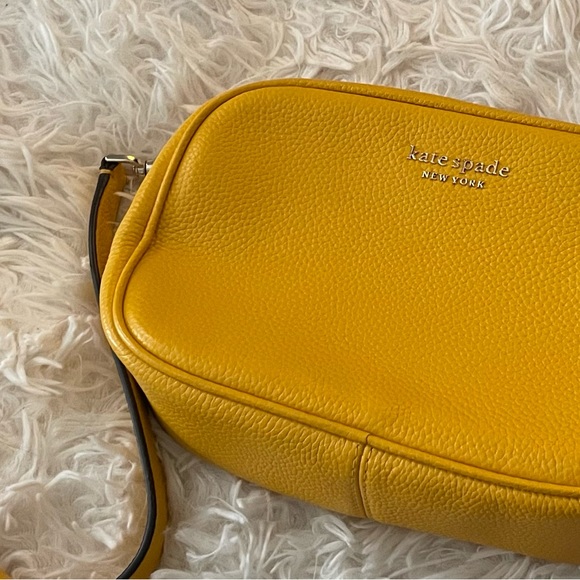 Kate Spade Camera Crossbody - Picture 2 of 16